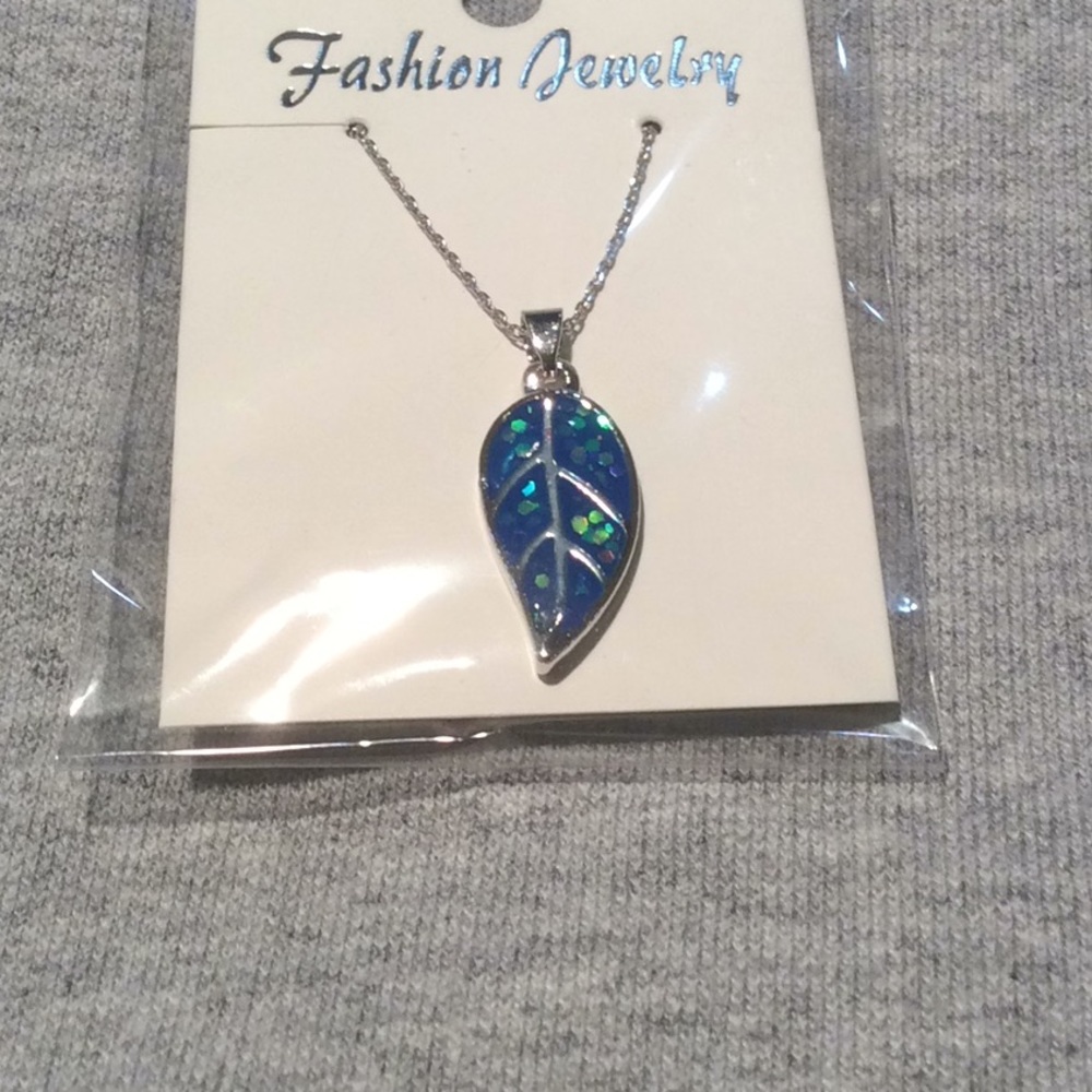 leaf necklace blue pendant silver chain women’s gift box fall